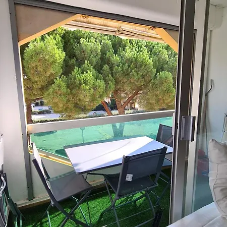 아파트 La Faviere Avec Clim, Balcon Et Place De Parking Privee *